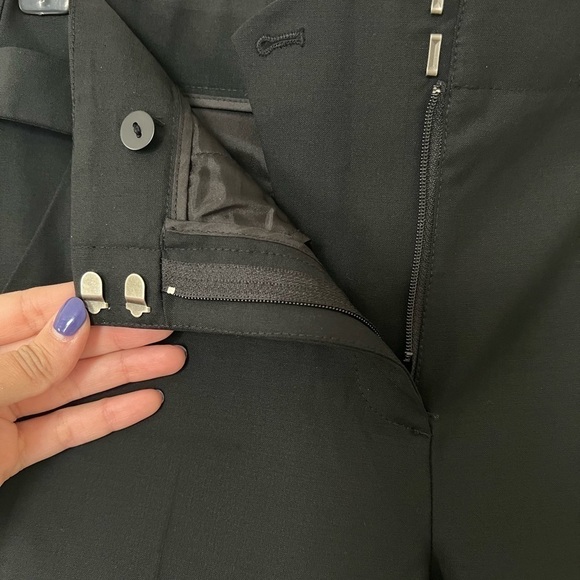 THEORY Jarrett Pants Wool Blend Stretch Black Tapered Leg Button Tab Waist Sz 2 - Picture 3 of 7